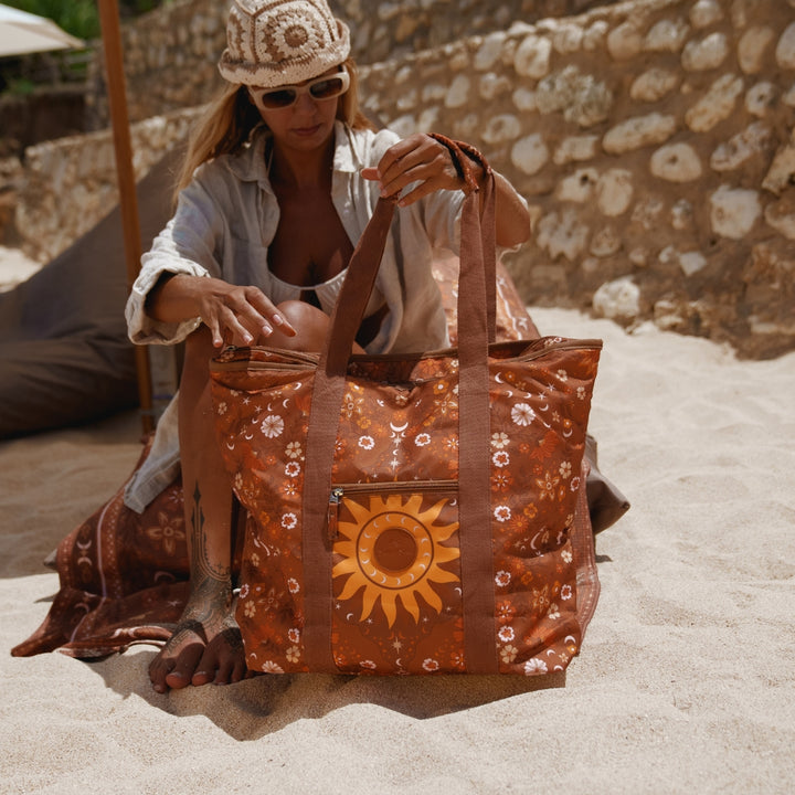 Cooler beach bag with straps  picnic